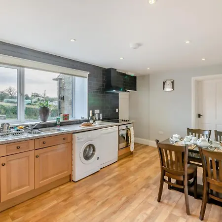 3 Bed In Oc-d30331 * Stainsacre