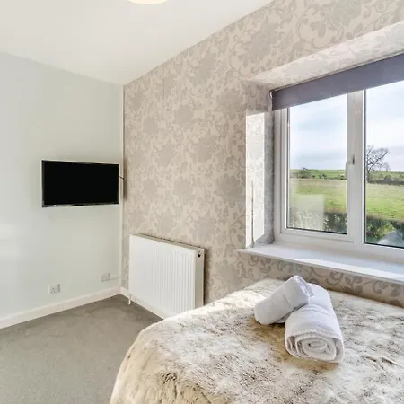 3 Bed In Oc-d30331 * Stainsacre