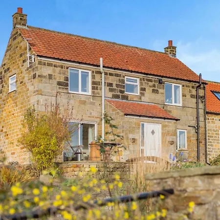 3 Bed In Oc-d30331 Holiday home Stainsacre